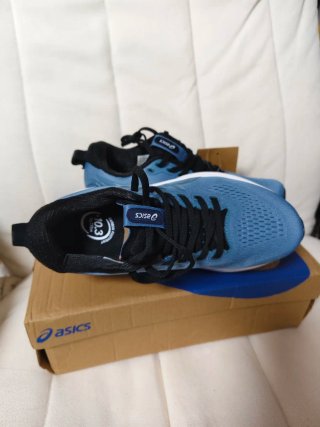 Zapatillas Azules y Blancas