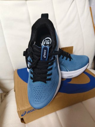 Zapatillas Azules y Blancas