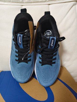Zapatillas Azules y Blancas