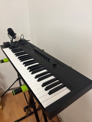 Teclado MIDI Komplete Kontrol A49 MK1, pedal, sop.