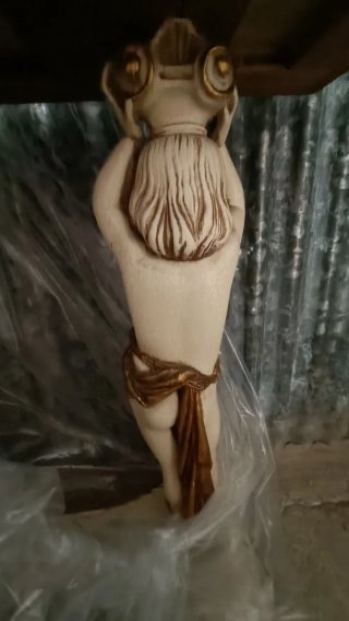 Mesa de entrada con querubines
