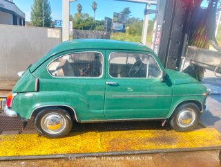 SEAT 600