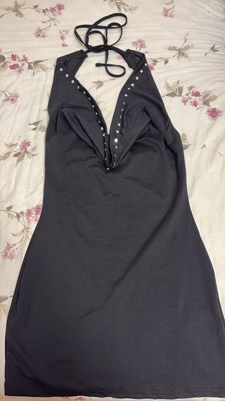 Vestido Negro Halter Tachuelas