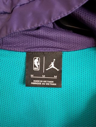 Chaqueta Jordan Charlotte Hornets Talla M