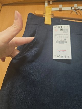 Falda ZARA midi azul marino