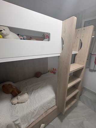 Cama litera madera valorado en 1500 euros