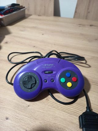 Mando Saitek Megapad II Retro