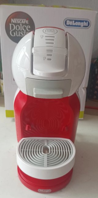 Cafetera Dolce Gusto DeLonghi Roja