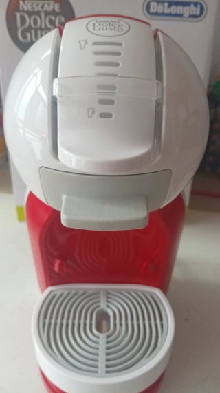 Cafetera Dolce Gusto DeLonghi Roja