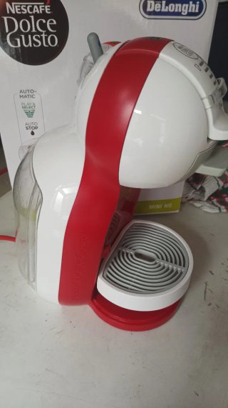 Cafetera Dolce Gusto DeLonghi Roja