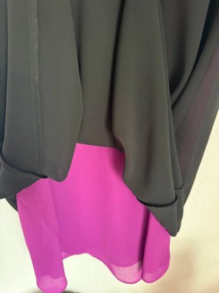 Vestido de noche negro con pedrería