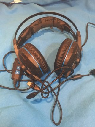 Auriculares Klim Gaming USB