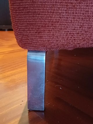 Divano moderno Zanotta con pouf
