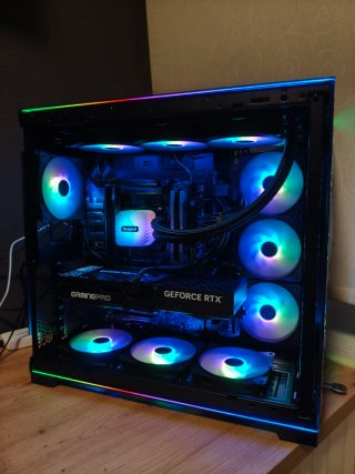 PC Gaming Ryzen 9 9950X + RTX 5070 Ti 16GB