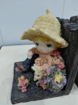 Reposalibros infantiles de madera