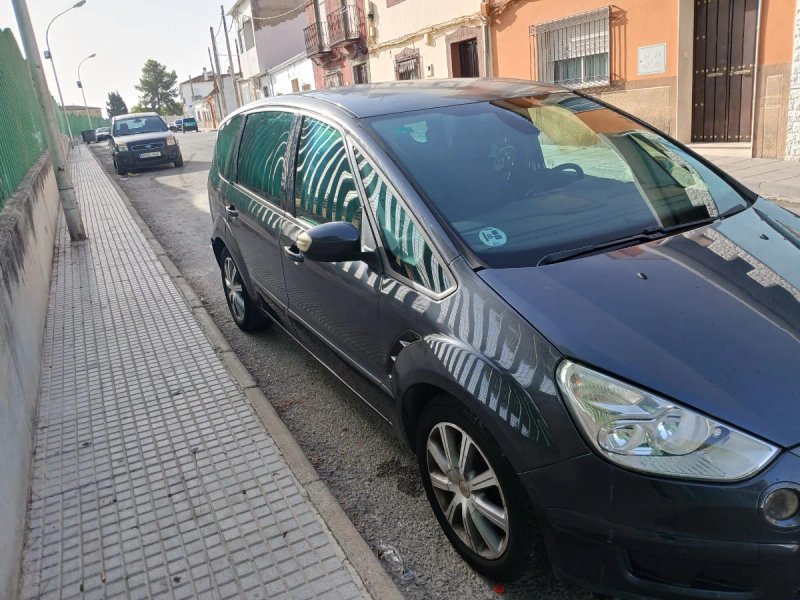 Ford S-MAX 2008 - foto 1