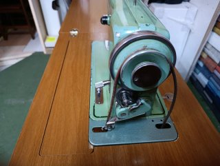 Máquina de coser Refrey Profesia
