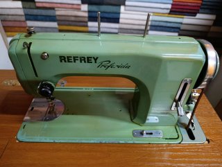 Máquina de coser Refrey Profesia