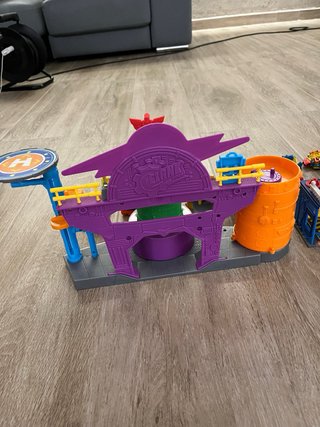 Superthings Guaridas, Coches y Robots
