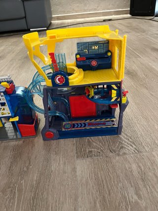 Superthings Guaridas, Coches y Robots