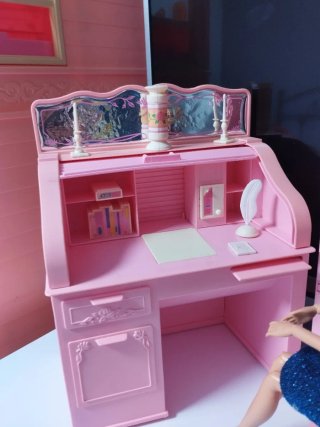 Scrivania e Scaffale Rosa Vintage per Bambole Barbie