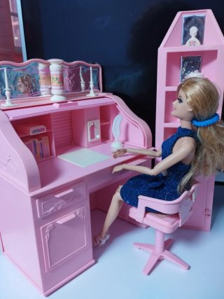 Scrivania e Scaffale Rosa Vintage per Bambole Barbie
