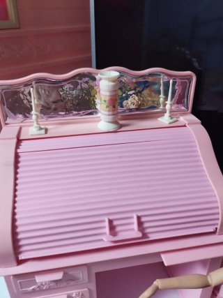 Scrivania e Scaffale Rosa Vintage per Bambole Barbie