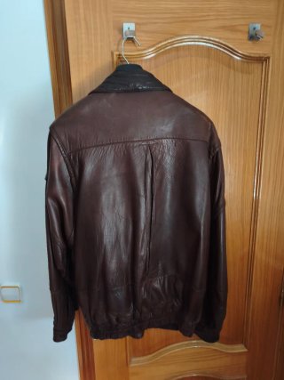 Cazadora de cuero marrón talla 60