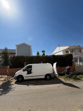 Servicio de mantenimiento de jardines y piscinas