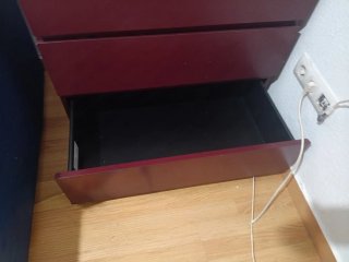 Cómoda Mälm burdeos Ikea