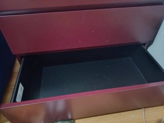 Cómoda Mälm burdeos Ikea