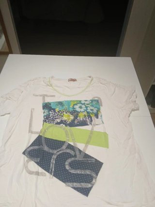 Camiseta blanca con estampado