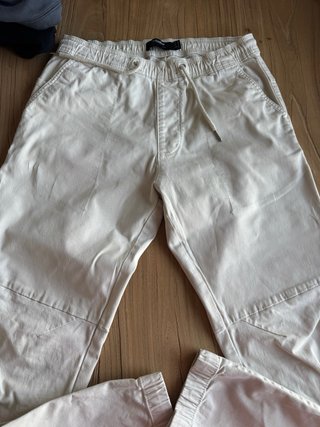 Pantalón Pull and Bear beige hombre