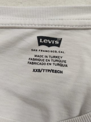 Lote 3 Camisetas Calvin Klein, Levi's, Nike