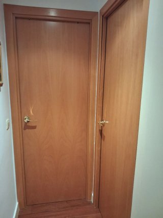 Puertas de interior de madera y manetas