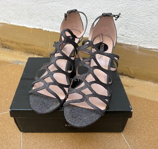 Tacones Rossi Fratelo Negros y Plateados