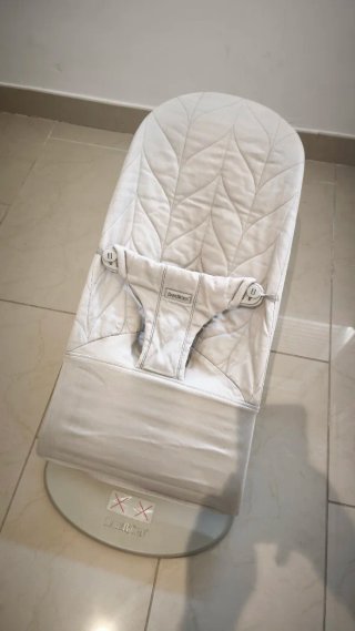 Hamaca BabyBjorn con funda extra.