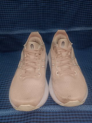 Zapatillas ASICS rosas y blancas