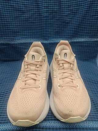 Zapatillas ASICS rosas y blancas