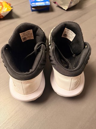 Scarpe Under Armour Jet 21 Nero/Bianco