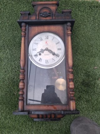 Reloj de pared antiguo Mared