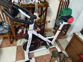 Bicicleta Estática HOMCOM con Pantalla