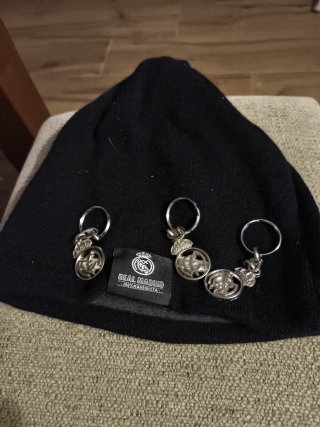 Gorro y Llaveros Real Madrid