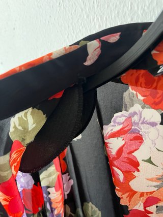 Vestido corto floral Zara