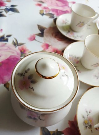 Servizio da caffè in porcellana