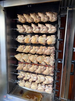 Traspaso casa de comida y pollos asados (a l’ast)