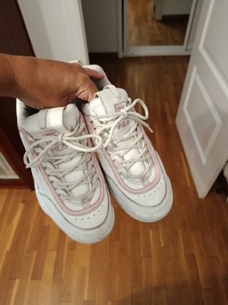 Zapatillas Fila plataforma blancas y rosas