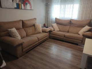 Sofás de 3 plazas  en tela beige Las 2 piezas...