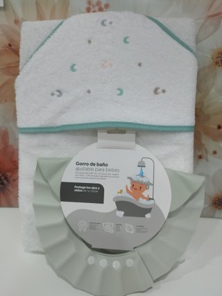 Capa y Gorro de Baño Bebé Verde Interbaby
