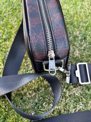 Bolso Lacoste Negro y Rojo